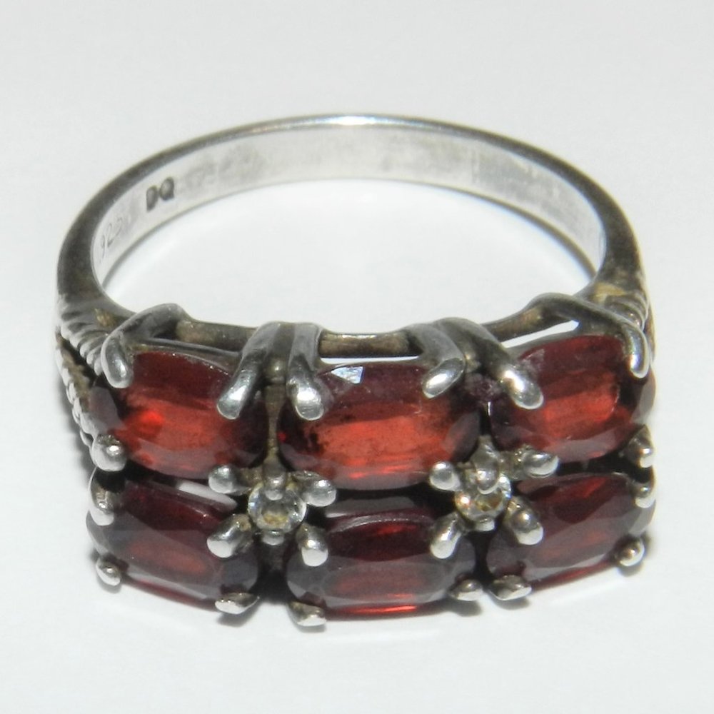 Vintage DQ Sterling Silver 925 / 6 Red Gemstone Ring Size 6.5